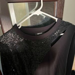 DKNY SIZE LARGE ONLY WORN ONCE